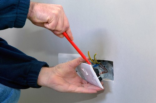 Expert Monroe electrician in WA near 98272